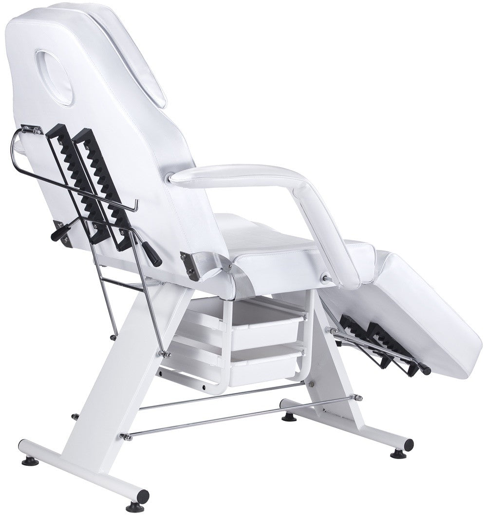 Camilla Rachel con cajonera